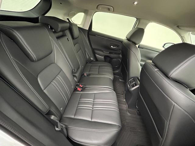 ＺＲ－Ｖ Ｚ　寒冷地仕様／メーカーナビ／衝突軽減ブレーキ／全方位カメラ／シートヒーター／ステアリングヒーター／アダプティブクルーズコントロール／パワーシート／パワーバックドア／ＥＴＣ／ＢＯＳＥスピーカー／フルセグ（17枚目）