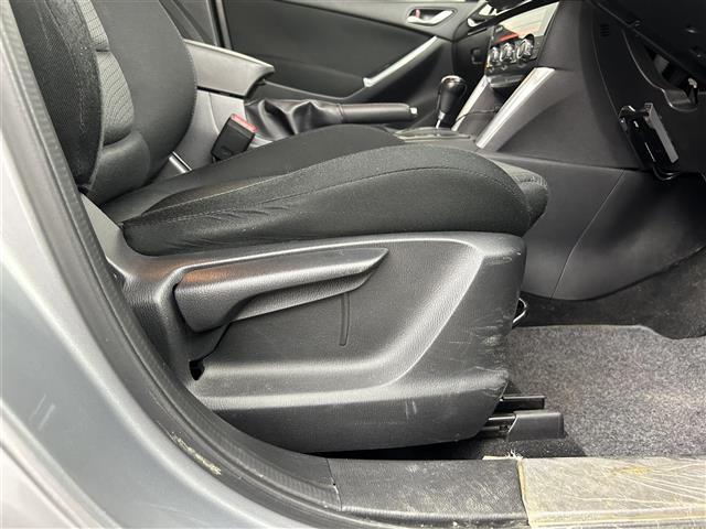 ＣＸ－５ ２０Ｓ　クラリオン２ＤＩＮオーディオ／ＣＤ＋ＵＳＢ／ステアリングスイッチ／ドライブレコーダー前方／スマートシティブレーキサポート／リアビークルモニタリングシステム／キセノンライト／フォグランプ／純正１７ＡＷ（18枚目）