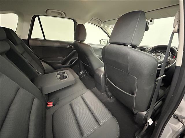 ＣＸ－５ ２０Ｓ　クラリオン２ＤＩＮオーディオ／ＣＤ＋ＵＳＢ／ステアリングスイッチ／ドライブレコーダー前方／スマートシティブレーキサポート／リアビークルモニタリングシステム／キセノンライト／フォグランプ／純正１７ＡＷ（26枚目）