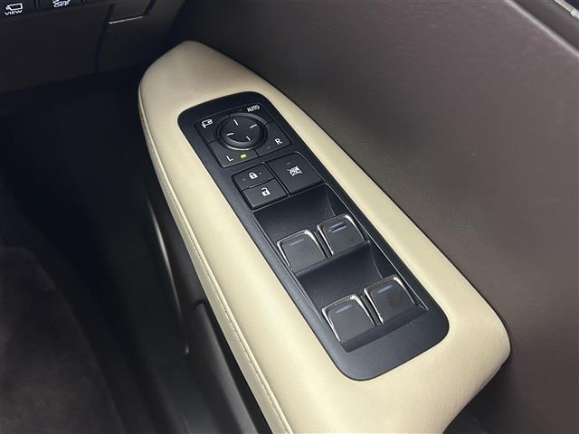 RX RX450h バージョンL メーカーナビ/純正エンスタ/全方位カメラ/ETC/本革シート/シートヒーター&ベンチレーション/D+N席パワーシート/ヘッドアップディスプレイ/レーダークルーズコントロール/ステアリングヒーター(41枚目)