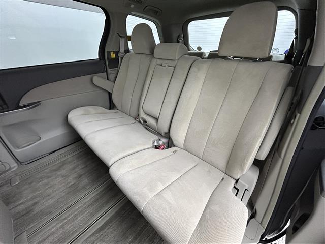 エスティマハイブリッド Ｘ　寒冷地仕様／純正ＨＤＤナビ／フルセグＴＶ／ＣＤ＋ＤＶＤ＋ＳＤ＋ＨＤＤ／バックカメラ／ビルトインＥＴＣ／ドライブレコーダー前方／両側パワースライドドア／１００Ｖ充電／クルコン／キセノン／フォグ（26枚目）