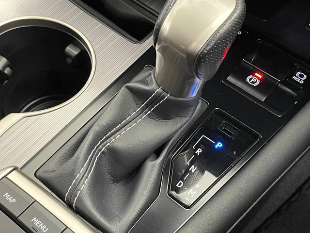 RX RX300 Fスポーツ 純正ナビ/パノラミックビューモニター/ビルトインETC2.0/ドライブレコーダー/レクサスセーフティシステム/ワイヤレス充電/レザーシート/パワーシート/シートヒーター/シートエアコン/純正AW20(12枚目)