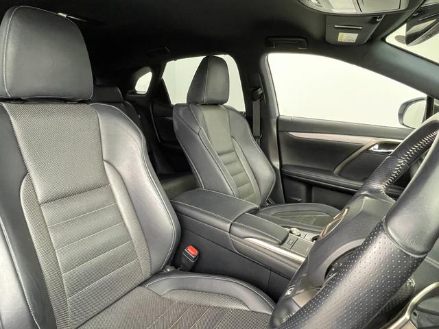 RX RX300 Fスポーツ 純正ナビ/パノラミックビューモニター/ビルトインETC2.0/ドライブレコーダー/レクサスセーフティシステム/ワイヤレス充電/レザーシート/パワーシート/シートヒーター/シートエアコン/純正AW20(16枚目)