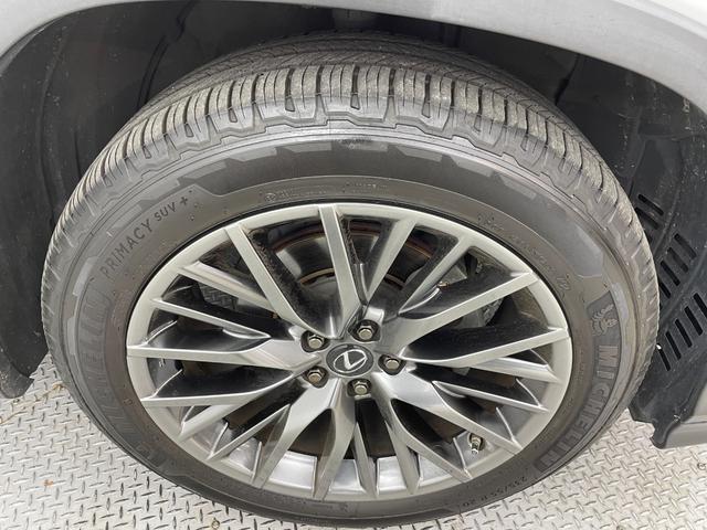 RX RX300 Fスポーツ 純正ナビ/パノラミックビューモニター/ビルトインETC2.0/ドライブレコーダー/レクサスセーフティシステム/ワイヤレス充電/レザーシート/パワーシート/シートヒーター/シートエアコン/純正AW20(34枚目)
