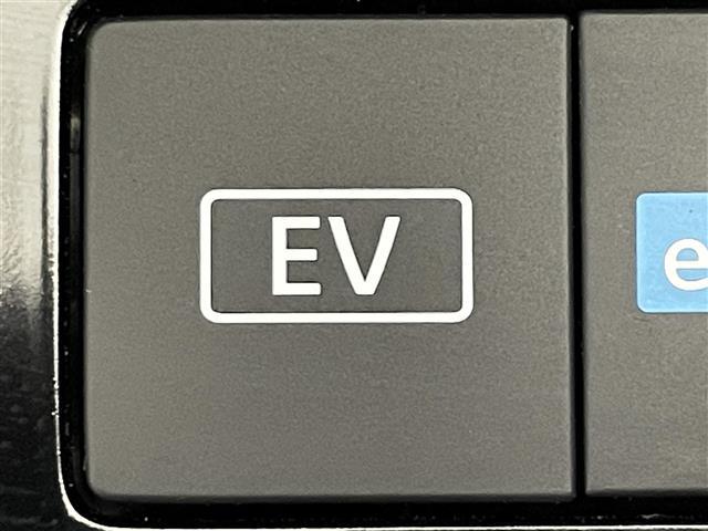 気になる車はすぐにお問い合わせください！画面右側の００６６から始まる無料ダイヤルからお問い合わせ下さい！専門スタッフがお車のご質問にお答えいたします！