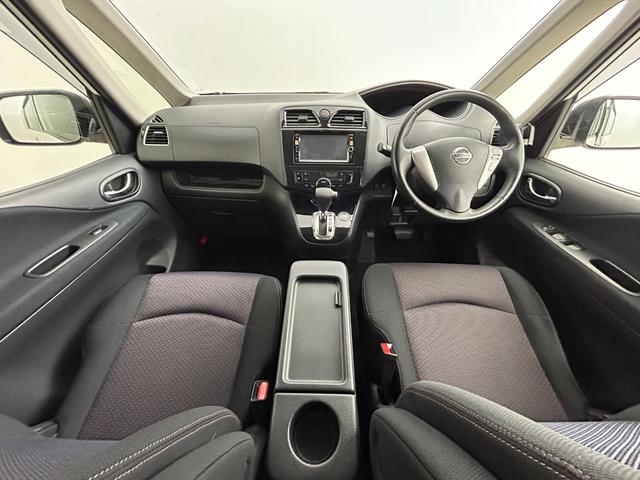 セレナ ハイウェイスター　純正メモリナビ／フルセグＴＶ／Ｂｌｕｅｔｏｏｔｈ／ＣＤ／ＤＶＤ／ＥＴＣ／パワースライドドア／クルーズコントロール／プッシュスタート／スマートキー／オートライト／オートエアコン／電格ミラー（4枚目）