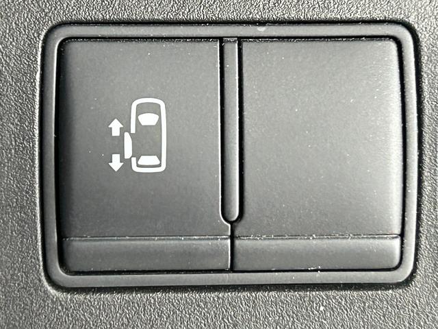 セレナ ハイウェイスター　純正メモリナビ／フルセグＴＶ／Ｂｌｕｅｔｏｏｔｈ／ＣＤ／ＤＶＤ／ＥＴＣ／パワースライドドア／クルーズコントロール／プッシュスタート／スマートキー／オートライト／オートエアコン／電格ミラー（7枚目）