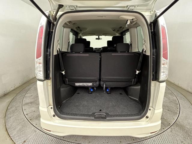 セレナ ハイウェイスター　純正メモリナビ／フルセグＴＶ／Ｂｌｕｅｔｏｏｔｈ／ＣＤ／ＤＶＤ／ＥＴＣ／パワースライドドア／クルーズコントロール／プッシュスタート／スマートキー／オートライト／オートエアコン／電格ミラー（18枚目）