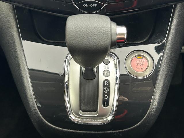 セレナ ハイウェイスター　純正メモリナビ／フルセグＴＶ／Ｂｌｕｅｔｏｏｔｈ／ＣＤ／ＤＶＤ／ＥＴＣ／パワースライドドア／クルーズコントロール／プッシュスタート／スマートキー／オートライト／オートエアコン／電格ミラー（27枚目）