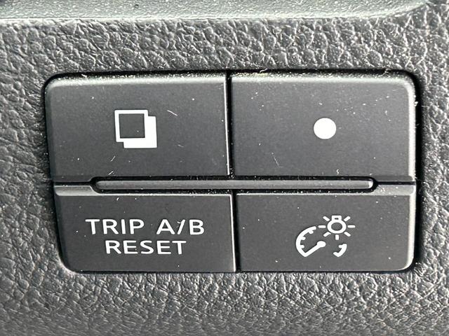 セレナ ハイウェイスター　純正メモリナビ／フルセグＴＶ／Ｂｌｕｅｔｏｏｔｈ／ＣＤ／ＤＶＤ／ＥＴＣ／パワースライドドア／クルーズコントロール／プッシュスタート／スマートキー／オートライト／オートエアコン／電格ミラー（30枚目）