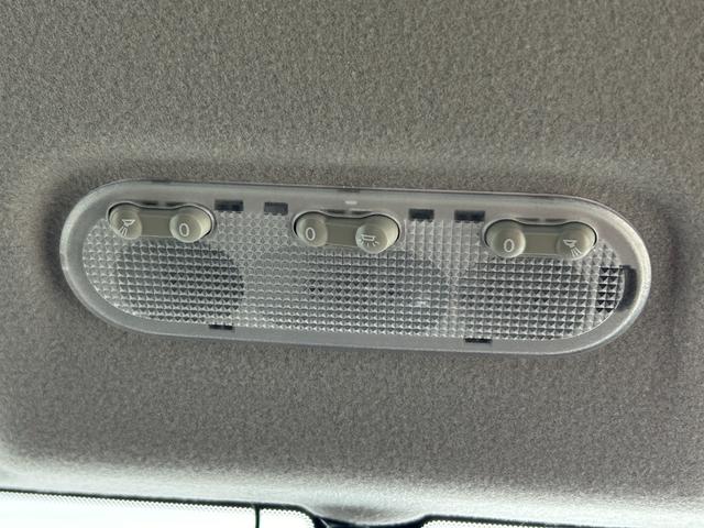 セレナ ハイウェイスター　純正メモリナビ／フルセグＴＶ／Ｂｌｕｅｔｏｏｔｈ／ＣＤ／ＤＶＤ／ＥＴＣ／パワースライドドア／クルーズコントロール／プッシュスタート／スマートキー／オートライト／オートエアコン／電格ミラー（32枚目）