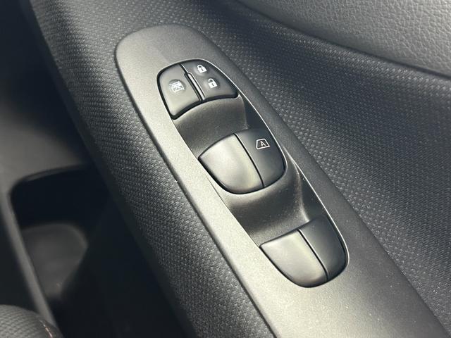 セレナ ハイウェイスター　純正メモリナビ／フルセグＴＶ／Ｂｌｕｅｔｏｏｔｈ／ＣＤ／ＤＶＤ／ＥＴＣ／パワースライドドア／クルーズコントロール／プッシュスタート／スマートキー／オートライト／オートエアコン／電格ミラー（33枚目）