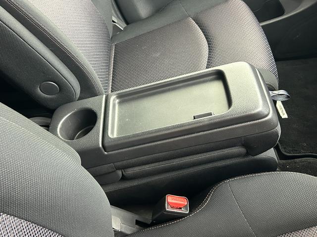 セレナ ハイウェイスター　純正メモリナビ／フルセグＴＶ／Ｂｌｕｅｔｏｏｔｈ／ＣＤ／ＤＶＤ／ＥＴＣ／パワースライドドア／クルーズコントロール／プッシュスタート／スマートキー／オートライト／オートエアコン／電格ミラー（35枚目）