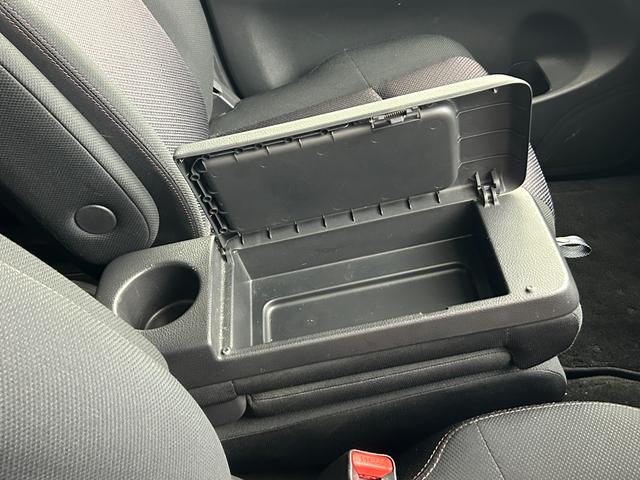 セレナ ハイウェイスター　純正メモリナビ／フルセグＴＶ／Ｂｌｕｅｔｏｏｔｈ／ＣＤ／ＤＶＤ／ＥＴＣ／パワースライドドア／クルーズコントロール／プッシュスタート／スマートキー／オートライト／オートエアコン／電格ミラー（36枚目）