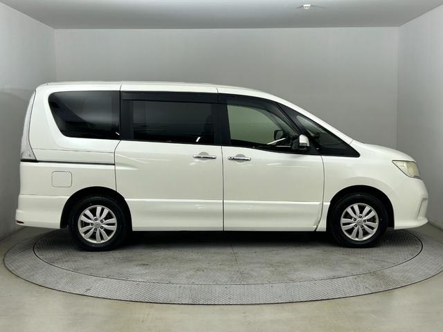 セレナ ハイウェイスター　純正メモリナビ／フルセグＴＶ／Ｂｌｕｅｔｏｏｔｈ／ＣＤ／ＤＶＤ／ＥＴＣ／パワースライドドア／クルーズコントロール／プッシュスタート／スマートキー／オートライト／オートエアコン／電格ミラー（54枚目）