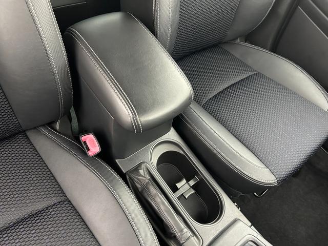 フォレスター 　ＯＰダイヤトーンサウンドナビ／Ｂｌｕｅｔｏｏｔｈ／フルセグＴＶ／バックカメラ／ＥＴＣ２．０／ＬＥＤライト／ＯＰ．ＬＥＤアクセサリーライナー／前後フォグ／アイサイト／ＳＩ－ＤＲＩＶＥ／Ｘ－ＭＯＤＥ（34枚目）