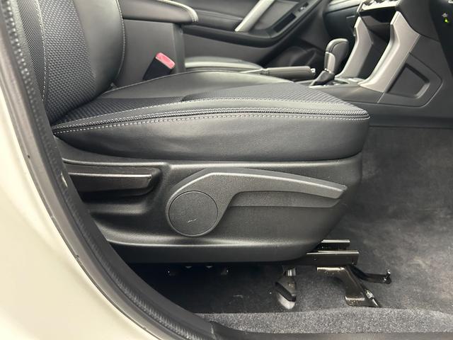 フォレスター 　ＯＰダイヤトーンサウンドナビ／Ｂｌｕｅｔｏｏｔｈ／フルセグＴＶ／バックカメラ／ＥＴＣ２．０／ＬＥＤライト／ＯＰ．ＬＥＤアクセサリーライナー／前後フォグ／アイサイト／ＳＩ－ＤＲＩＶＥ／Ｘ－ＭＯＤＥ（38枚目）