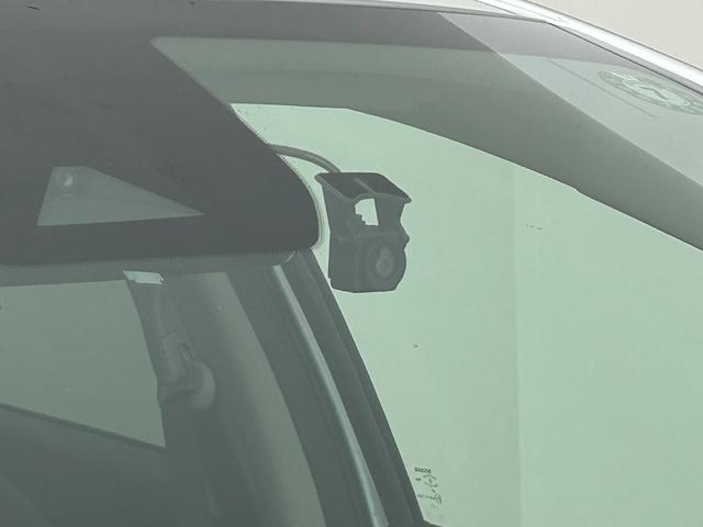 オーラ Ｇ　ＦＯＵＲ　レザーエディション　ワンオーナー／社外８インチナビ／ＢＴ／フルセグＴＶ／アラウンドビューモニター／ビルトインＥＴＣ／ナビ連動ドラレコ前後／インテリジェントルームミラー／ステアリングヒーター／シートヒーター／ＢＳＭ／ＢＳＷ（6枚目）