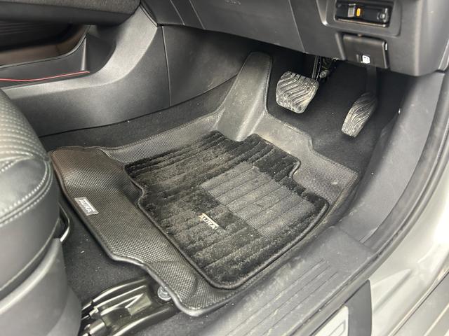 オーラ Ｇ　ＦＯＵＲ　レザーエディション　ワンオーナー／社外８インチナビ／ＢＴ／フルセグＴＶ／アラウンドビューモニター／ビルトインＥＴＣ／ナビ連動ドラレコ前後／インテリジェントルームミラー／ステアリングヒーター／シートヒーター／ＢＳＭ／ＢＳＷ（15枚目）