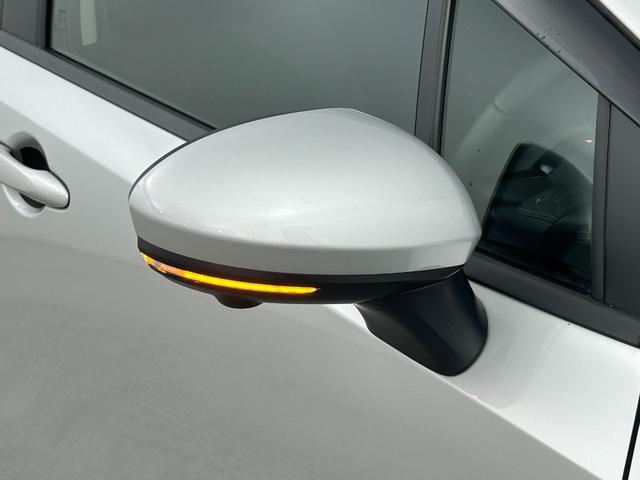 オーラ Ｇ　ＦＯＵＲ　レザーエディション　ワンオーナー／社外８インチナビ／ＢＴ／フルセグＴＶ／アラウンドビューモニター／ビルトインＥＴＣ／ナビ連動ドラレコ前後／インテリジェントルームミラー／ステアリングヒーター／シートヒーター／ＢＳＭ／ＢＳＷ（19枚目）