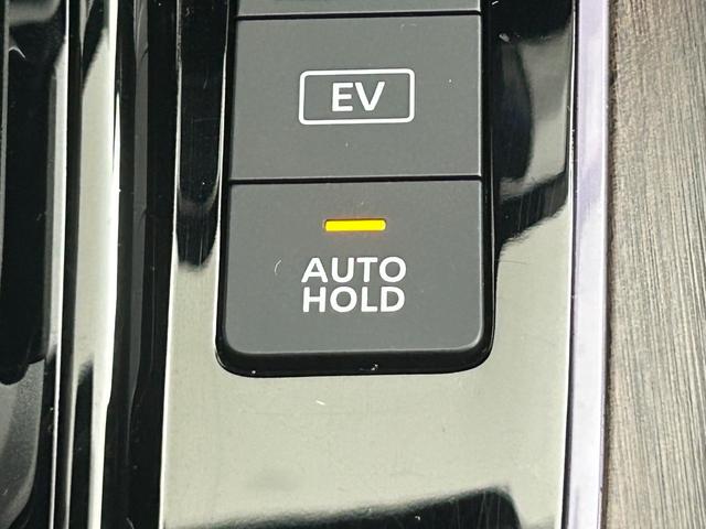 オーラ Ｇ　ＦＯＵＲ　レザーエディション　ワンオーナー／社外８インチナビ／ＢＴ／フルセグＴＶ／アラウンドビューモニター／ビルトインＥＴＣ／ナビ連動ドラレコ前後／インテリジェントルームミラー／ステアリングヒーター／シートヒーター／ＢＳＭ／ＢＳＷ（24枚目）