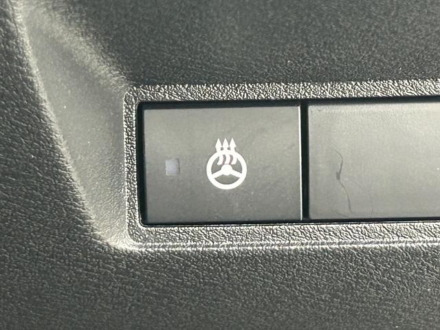 オーラ Ｇ　ＦＯＵＲ　レザーエディション　ワンオーナー／社外８インチナビ／ＢＴ／フルセグＴＶ／アラウンドビューモニター／ビルトインＥＴＣ／ナビ連動ドラレコ前後／インテリジェントルームミラー／ステアリングヒーター／シートヒーター／ＢＳＭ／ＢＳＷ（25枚目）