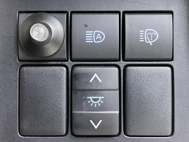 ランドクルーザープラド ＴＸ　Ｌパッケージ　ＴＲＤエアロ／ムーンルーフ／ＫＥＮＷＯＯＤフローディングナビ／バックカメラ／トヨタセーフティセンス／ベージュレザー／パワーシート／シートヒーター／エアシート／バグガード／リアラダー／純正ＡＷ／ＬＥＤ（49枚目）