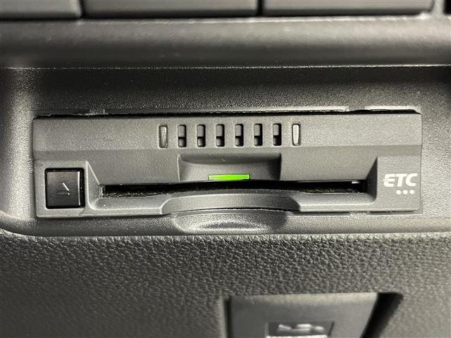 アクア X 寒冷地仕様/純正ディスプレイオーディオ(コネクティッドナビ対応)/Miracast/BT/バックカメラ/ドラレコ前後/ビルトインETC/夏冬タイヤ/PCS/LTA/RSA/先行車発進告知/後退速度抑制(8枚目)