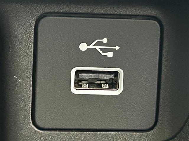 ヴェゼル ｅ：ＨＥＶ　Ｚ　ホンダコネクトディスプレイ／マルチビューカメラ／ＡｐｐｌｅＣａｒＰｌａｙ／ＡｎｄｒｏｉｄＡｕｔｏ／ホンダセンシング／純正ロアスカート／純正ガーニッシュ／ドラレコ／ＥＴＣ／シートヒーター／ハーフレザー（18枚目）