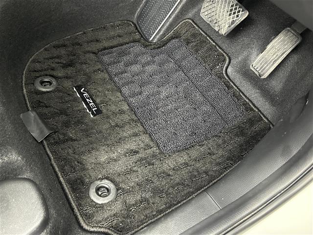 ヴェゼル ｅ：ＨＥＶ　Ｚ　ホンダコネクトディスプレイ／マルチビューカメラ／ＡｐｐｌｅＣａｒＰｌａｙ／ＡｎｄｒｏｉｄＡｕｔｏ／ホンダセンシング／純正ロアスカート／純正ガーニッシュ／ドラレコ／ＥＴＣ／シートヒーター／ハーフレザー（41枚目）