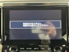 【　ナビゲーション　】ナビゲーションシステム装備なので不慣れな場所へのドライブも快適にして頂けます♪ 7