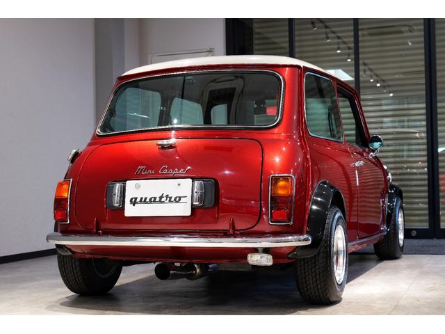 ＭＩＮＩ クーパー１．３　正規ディーラー車　１０インチ　スピードスター　センターメーター　ウェーバーキャブ　スリーポイントヘッドライト　コブラシート　センターマフラー　クーラー付き（6枚目）