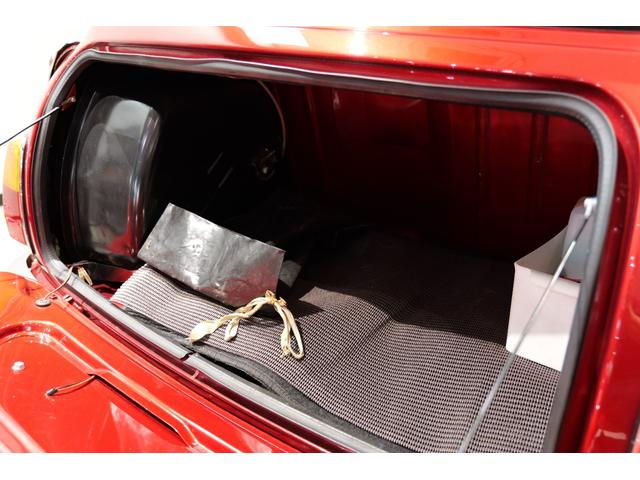 ＭＩＮＩ クーパー１．３　正規ディーラー車　１０インチ　スピードスター　センターメーター　ウェーバーキャブ　スリーポイントヘッドライト　コブラシート　センターマフラー　クーラー付き（21枚目）