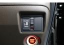 【左電動スライドドア】力を入れずにラクラクドア開閉♪左側電動スライドドア装備車両◎右側スライドドアは手動開閉です。狭い駐車場での乗り降りもラクラク♪挟み込み防止機構装備でお子様の乗り降りも安心◎