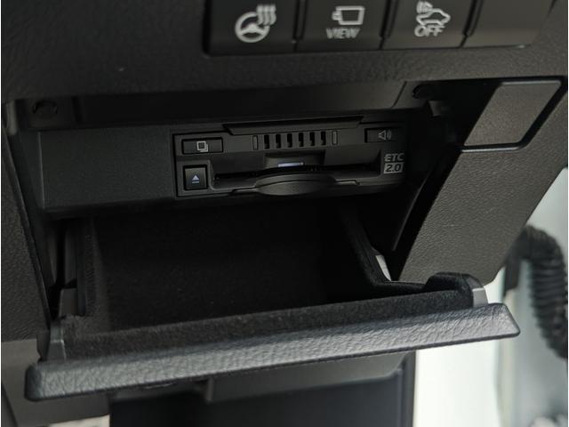 ＲＸ４５０ｈ　Ｆスポーツ　ワンオーナー／４ＷＤ／サンルーフ／純正メーカーナビ（ＤＶＤ／フルセグ／Ｂｌｕｅｔｏｏｔｈ／ＵＳＢ）／ブルーレイ再生可能／フロント／サイド／バックカメラ／ビルトイン２．０ＥＴＣ／赤革シート(9枚目)