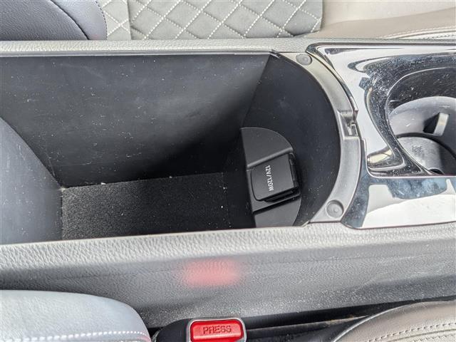 Ｃ－ＨＲ Ｇ　ワンオーナー車／純正１８インチＡＷ／全車速追従機能付クルーズコントロール／前後コーナーセンサー／ビルトインＥＴＣ／ＬＥＤヘッドライト／Ｆフォグ／ＳＯＳボタン／オートホールド（9枚目）