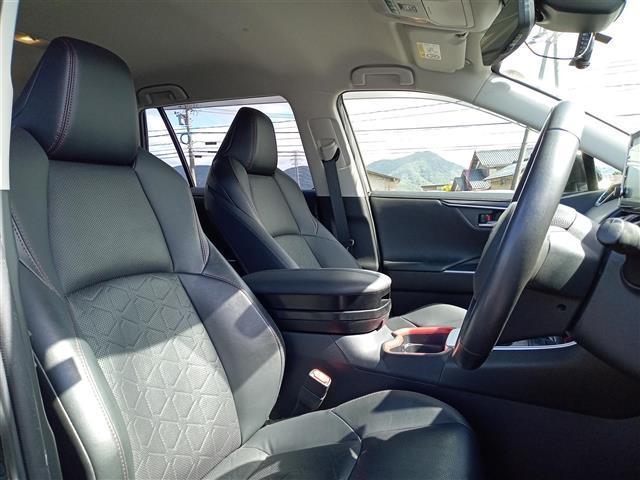 ＲＡＶ４ アドベンチャー　オフロードパッケージ　４ＷＤ／純正９インチディスプレイオーディオ／バックカメラ／レザーシート／トヨタセーフティセンス／レーダークルーズコントロール／ブラインドスポットモニター／シートヒーター／エアシート／ドライブレコーダー（11枚目）