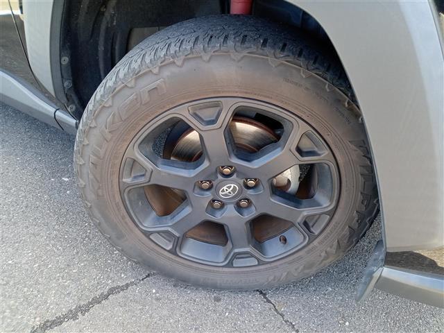 ＲＡＶ４ アドベンチャー　オフロードパッケージ　４ＷＤ／純正９インチディスプレイオーディオ／バックカメラ／レザーシート／トヨタセーフティセンス／レーダークルーズコントロール／ブラインドスポットモニター／シートヒーター／エアシート／ドライブレコーダー（16枚目）