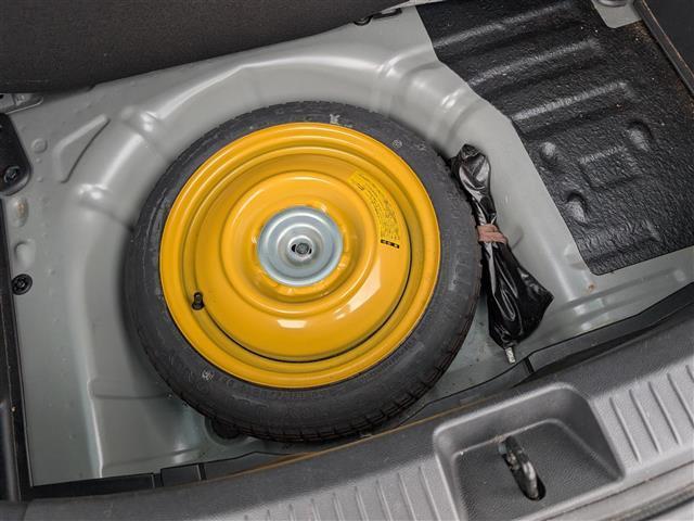 デミオ １３Ｃ　禁煙車／盗難防止装置／純正フロアマット／ダブルエアバッグ／キーレスキー／スタッドレスタイヤ積込（34枚目）