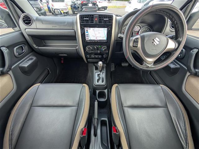 ジムニー ランドベンチャー　４ＷＤ／社外ＳＤナビ／フルセグテレビ／バックカメラ／シートヒーター／ＥＴＣ／前方ドライブレコーダー／レザーシート／ステアリングスイッチ／ダブルエアバッグ／純正１６インチＡＷ（2枚目）