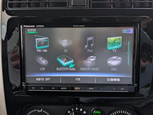 ジムニー ランドベンチャー　４ＷＤ／社外ＳＤナビ／フルセグテレビ／バックカメラ／シートヒーター／ＥＴＣ／前方ドライブレコーダー／レザーシート／ステアリングスイッチ／ダブルエアバッグ／純正１６インチＡＷ（5枚目）