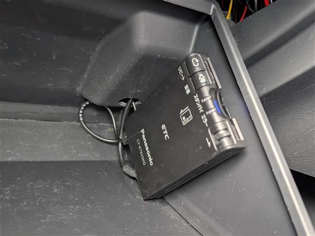 ジムニー ランドベンチャー　４ＷＤ／社外ＳＤナビ／フルセグテレビ／バックカメラ／シートヒーター／ＥＴＣ／前方ドライブレコーダー／レザーシート／ステアリングスイッチ／ダブルエアバッグ／純正１６インチＡＷ（8枚目）