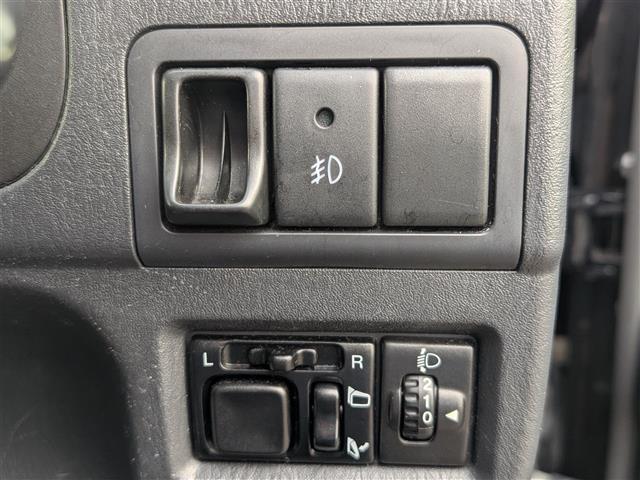 ジムニー ランドベンチャー　４ＷＤ／社外ＳＤナビ／フルセグテレビ／バックカメラ／シートヒーター／ＥＴＣ／前方ドライブレコーダー／レザーシート／ステアリングスイッチ／ダブルエアバッグ／純正１６インチＡＷ（10枚目）