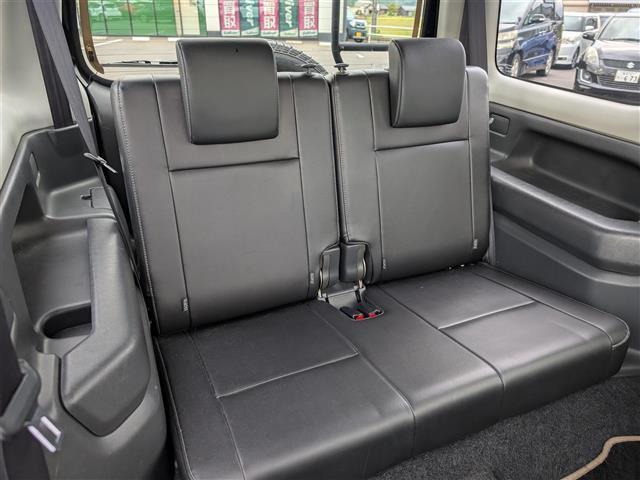 ジムニー ランドベンチャー　４ＷＤ／社外ＳＤナビ／フルセグテレビ／バックカメラ／シートヒーター／ＥＴＣ／前方ドライブレコーダー／レザーシート／ステアリングスイッチ／ダブルエアバッグ／純正１６インチＡＷ（12枚目）