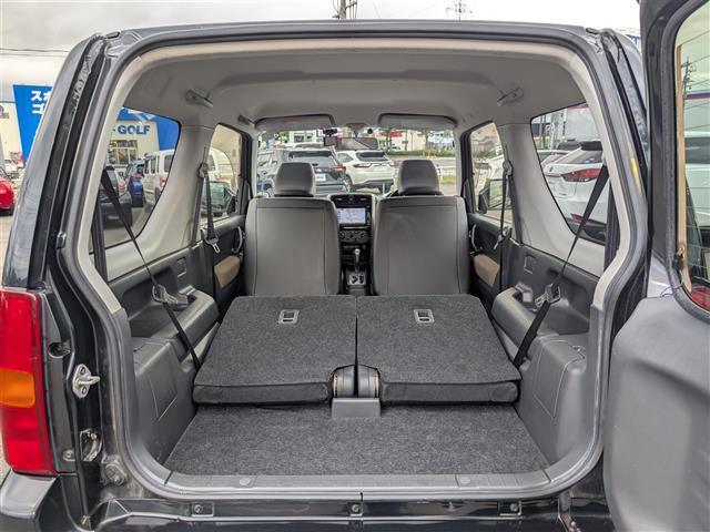 ジムニー ランドベンチャー　４ＷＤ／社外ＳＤナビ／フルセグテレビ／バックカメラ／シートヒーター／ＥＴＣ／前方ドライブレコーダー／レザーシート／ステアリングスイッチ／ダブルエアバッグ／純正１６インチＡＷ（13枚目）