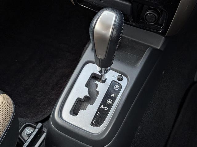 ジムニー ランドベンチャー　４ＷＤ／社外ＳＤナビ／フルセグテレビ／バックカメラ／シートヒーター／ＥＴＣ／前方ドライブレコーダー／レザーシート／ステアリングスイッチ／ダブルエアバッグ／純正１６インチＡＷ（29枚目）