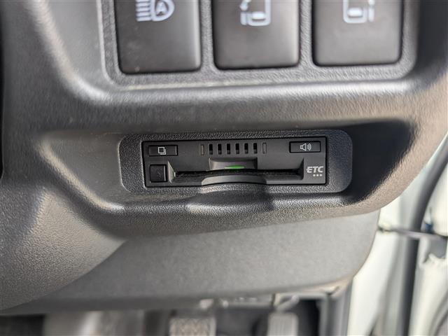 ハイエースバン スーパーＧＬ　ダークプライムＩＩ　４ＷＤ／パイオニアディスプレイオーディオ／全方位カメラ／両側パワースライドドア／モデリスタエアロ／前後コーナーセンサー／レーンキープアシスト／横滑り防止装置／盗難防止装置／衝突被害軽減システム（6枚目）