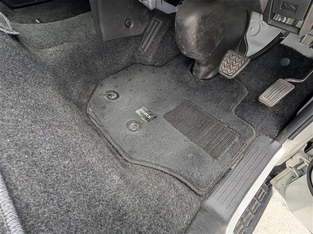 ハイエースバン スーパーＧＬ　ダークプライムＩＩ　４ＷＤ／パイオニアディスプレイオーディオ／全方位カメラ／両側パワースライドドア／モデリスタエアロ／前後コーナーセンサー／レーンキープアシスト／横滑り防止装置／盗難防止装置／衝突被害軽減システム（32枚目）