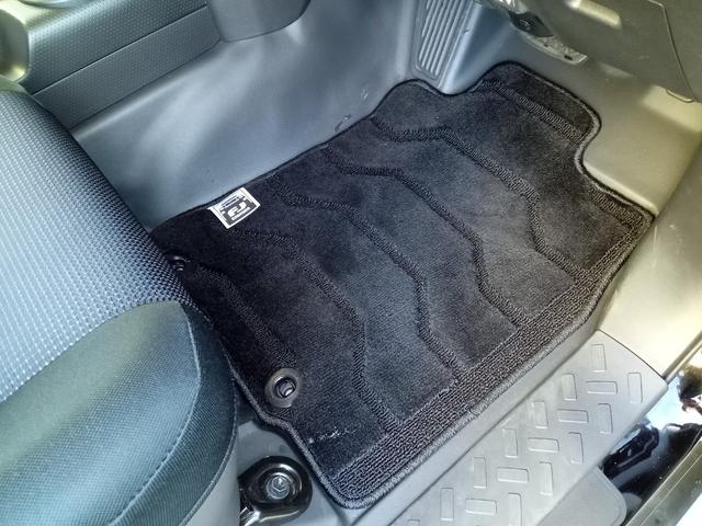 FJクルーザー カラーパッケージ 4WD/ディーラーオプションナビ(NSZT-W66T)/フルセグTV/CD/DVD/Bluetooth/バックカメラ/後部コーナーセンサー/クルーズコントロール/ETC/ステアリングリモコン(32枚目)