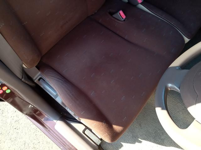 MRワゴン X 純正オーディオ/CD/MD/FM/AM/ライトレベライザー/純正フロアマット/リモコンキー/説明書・保証書(27枚目)